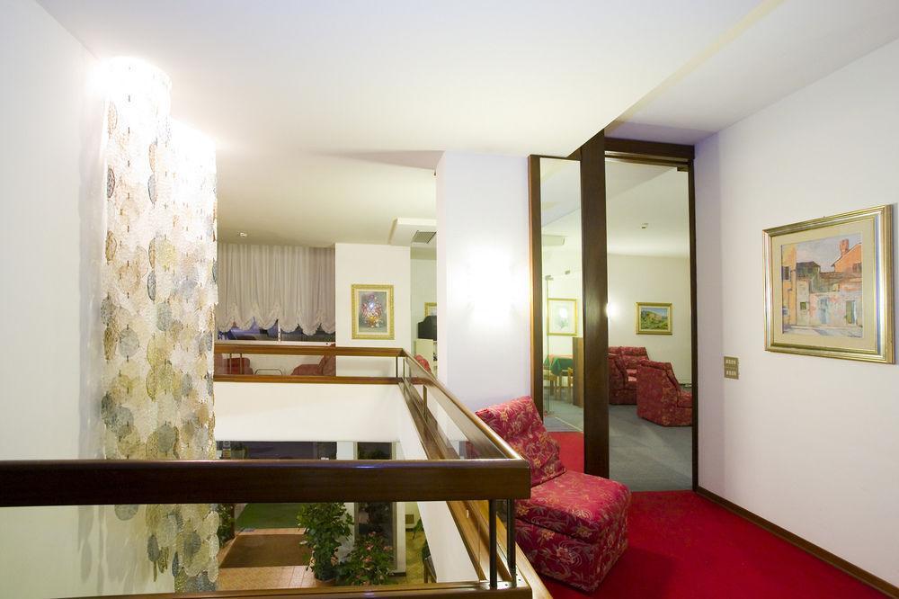 Hotel Metropol Каорле Екстер'єр фото