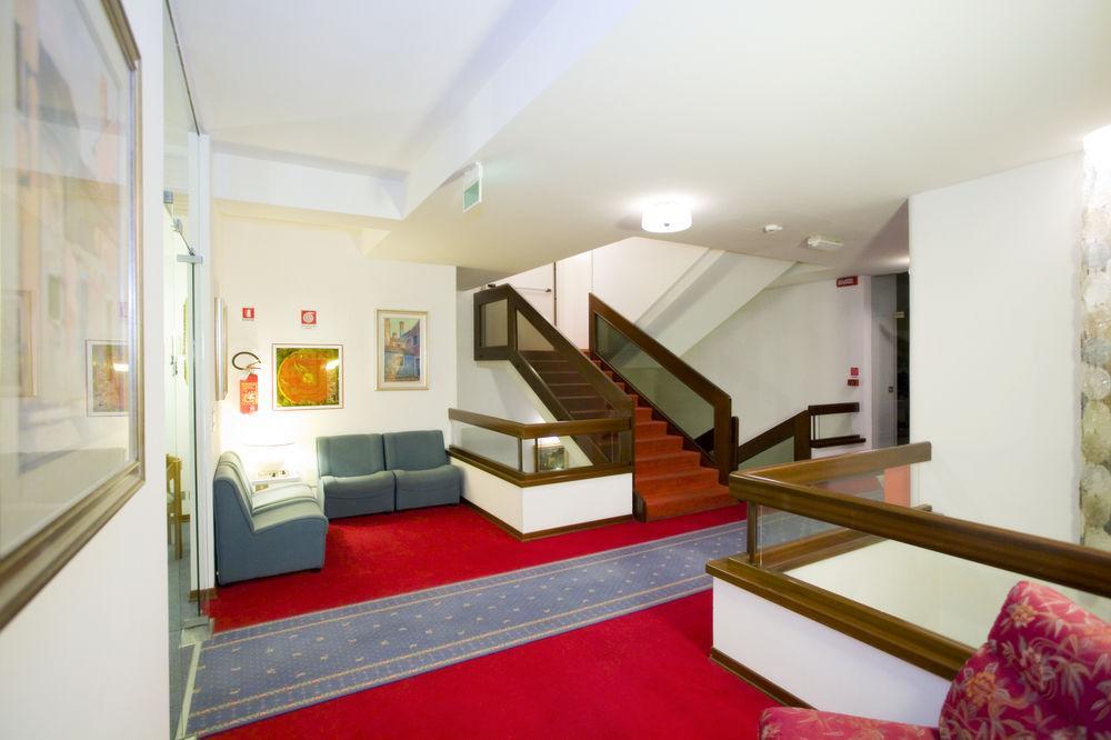 Hotel Metropol Каорле Екстер'єр фото