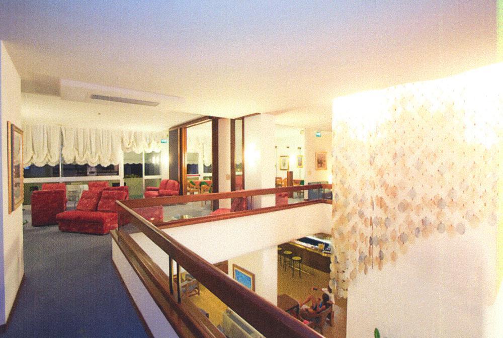 Hotel Metropol Каорле Екстер'єр фото