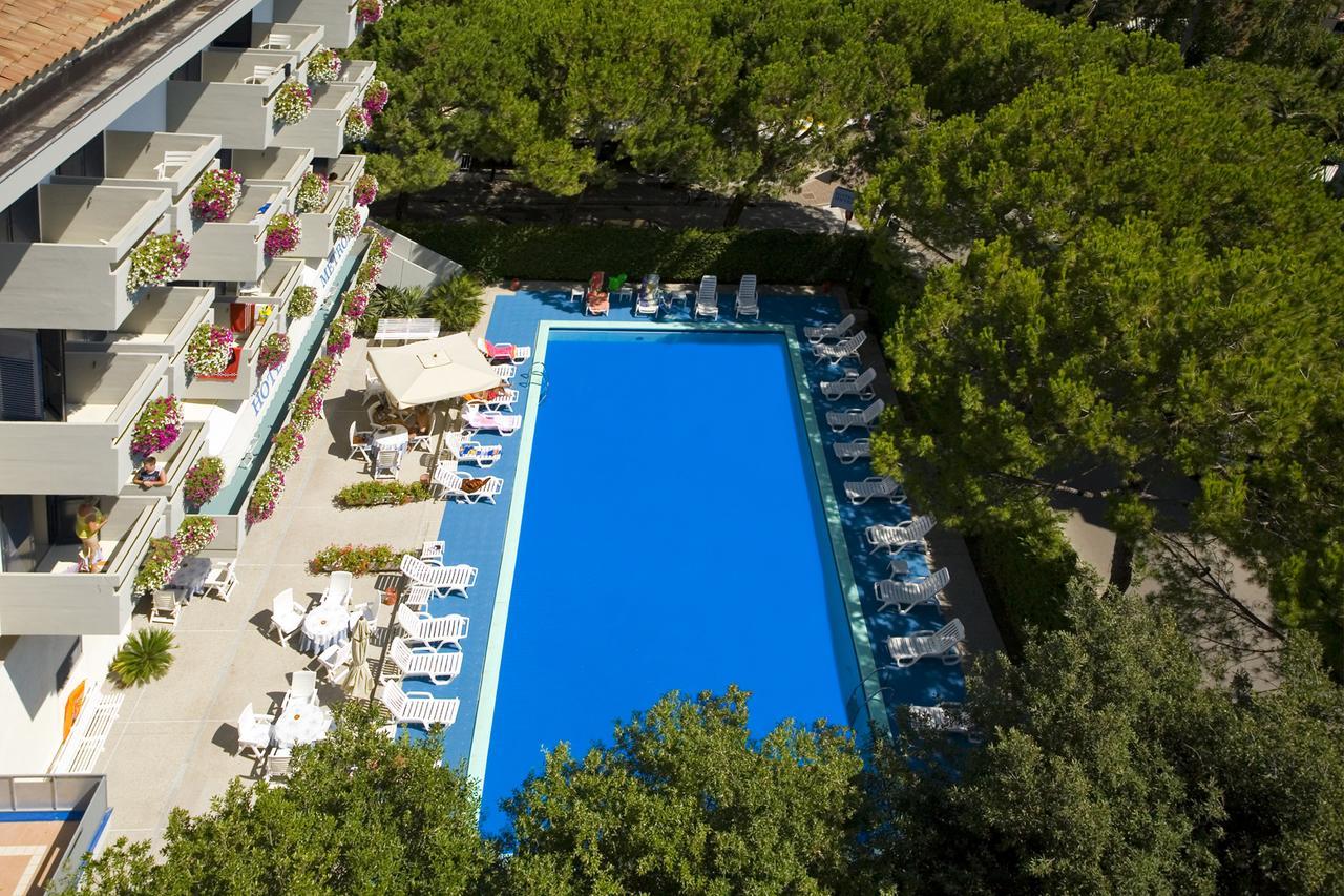 Hotel Metropol Каорле Екстер'єр фото