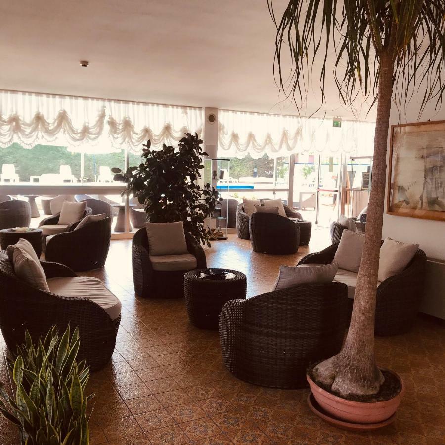 Hotel Metropol Каорле Екстер'єр фото